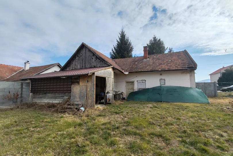 Kamanová - dom na rekonštrukciu Kamanová - dom na rekonštrukciu