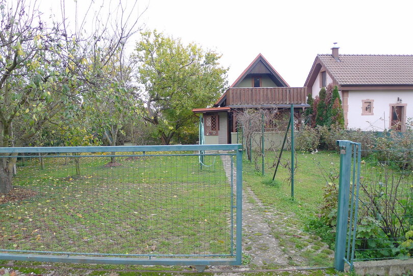 Tovarníky - chata so záhradkou