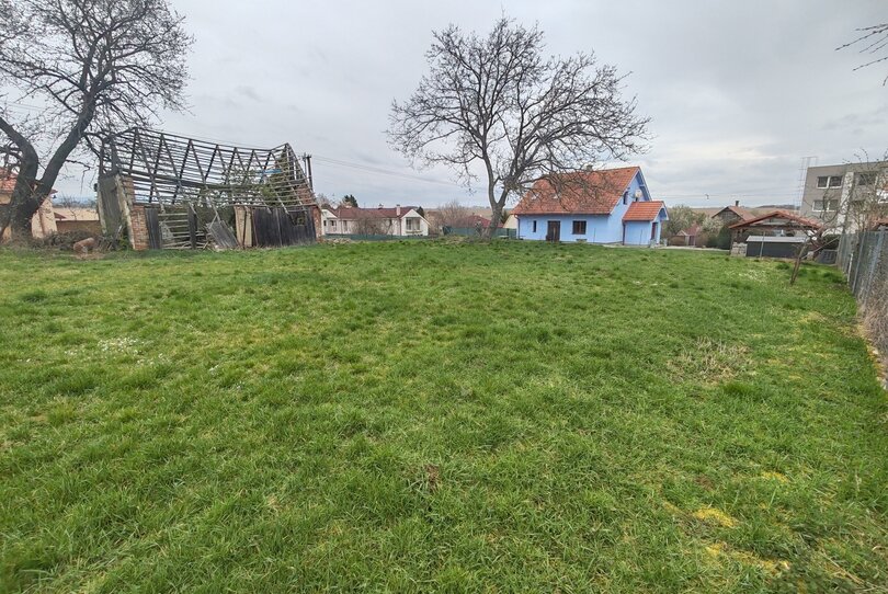 Veľké Dvorany - rovinatá záhrada