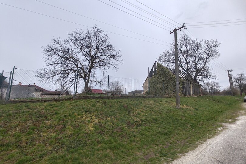 Veľké Dvorany - rovinatá záhrada