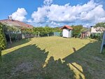 Velušovce - záhrada s maringotkou